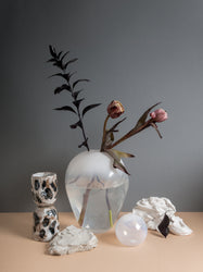 Illusia vases, white