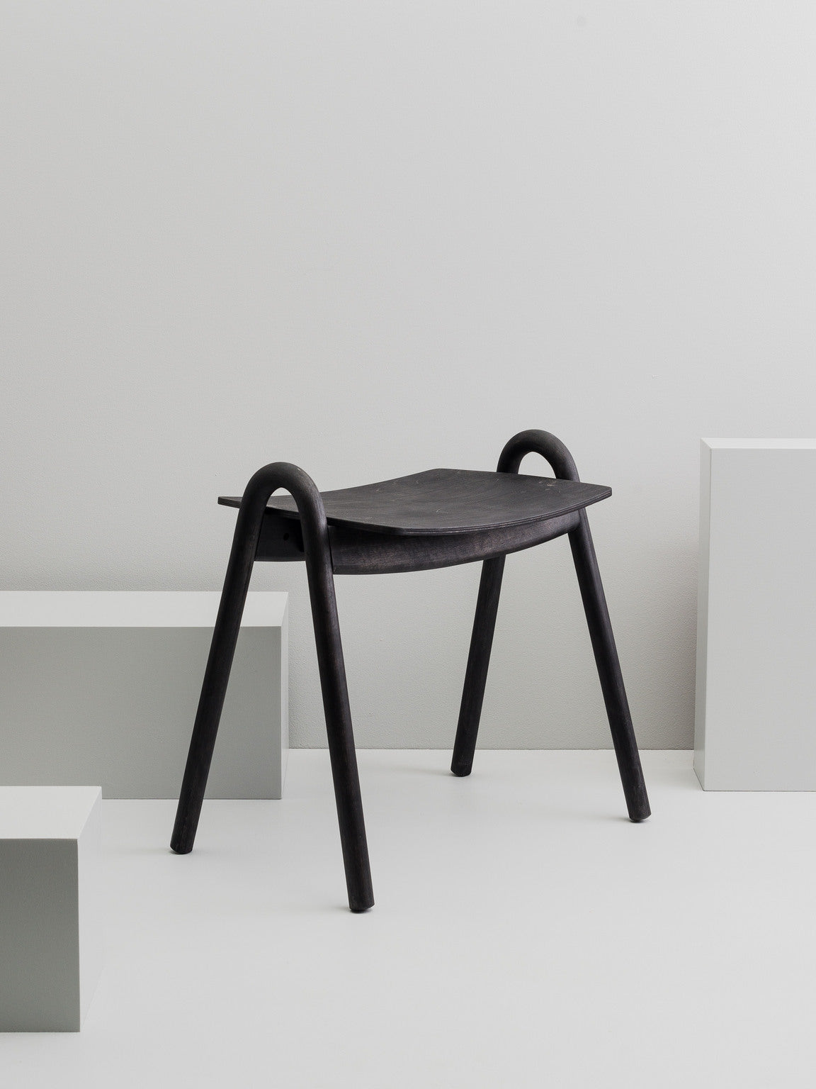 Kanto stool, Black